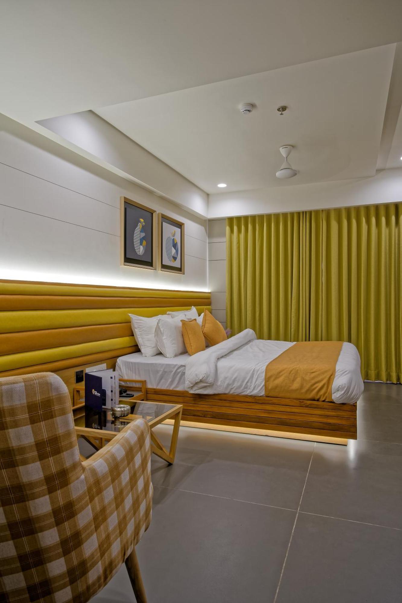 Hotel Lake Point Ahmadábád Kültér fotó